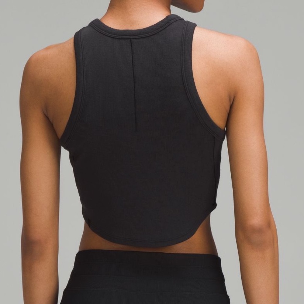 BNWT lululemon hold tight cropped tank - Picture 4 of 8